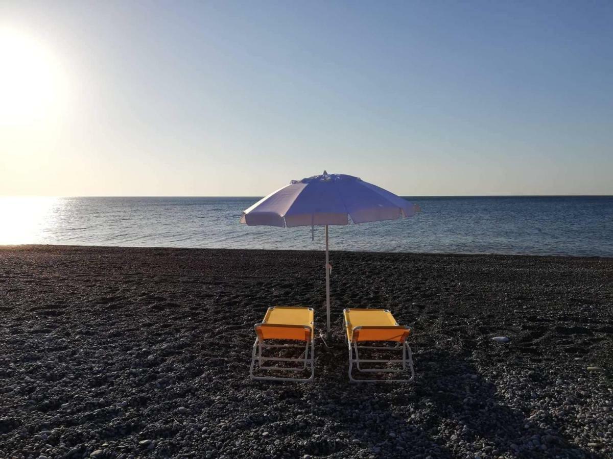Cedrus And Sea, Beachfront House, Gennadi, Rhodes Exteriör bild
